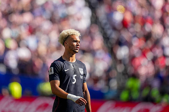 Bế tắc vụ Lewis Hall: Antonee Robinson có phải giải pháp hoàn hảo cho Man Utd?