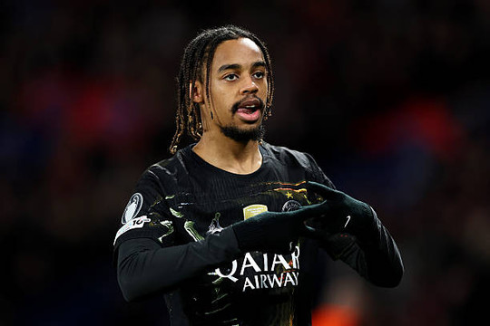 Liverpool đối mặt yêu cầu 145 triệu bảng cho Barcola: Michael Owen chỉ trích PSG tống tiền