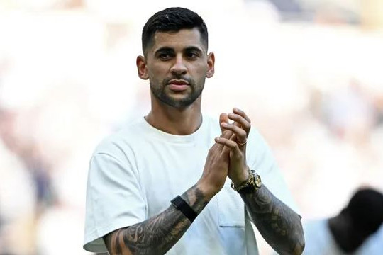 Arsenal quyết chiêu mộ Cristian Romero từ Tottenham để khỏa lấp khoảng trống Saliba