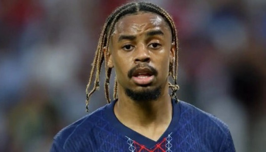 PSG hét giá 160 triệu euro khiến Liverpool bế tắc trong thương vụ chiêu mộ Bradley Barcola