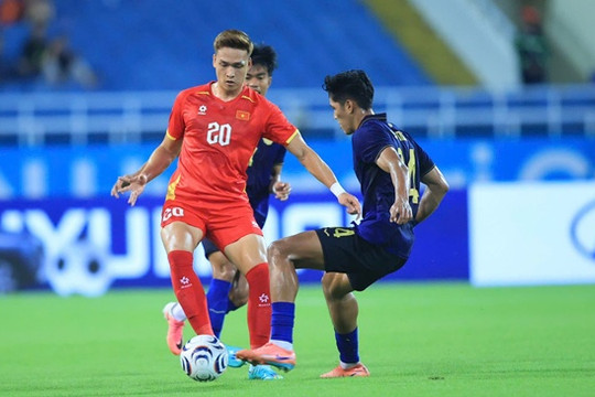 Đội tuyển Việt Nam thắng Campuchia 3-1: Ngôi đầu bảng A và những bài toán của HLV Kim Sang-sik
