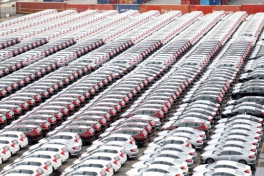 Xe ô tô nhập khẩu tăng kỷ lục, xe lắp ráp có dấu hiệu chững lại