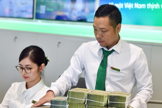 Lãi suất ngân hàng ngày 10/8/2026: VPBank tăng lãi suất tiết kiệm kỳ hạn 6-13 tháng lên 6,2%/năm