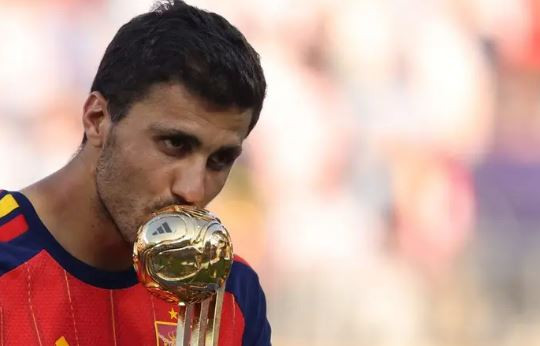Barcelona vượt Real Madrid vụ Rodri: Bước ngoặt chuyển nhượng tái định hình Siêu kinh điển