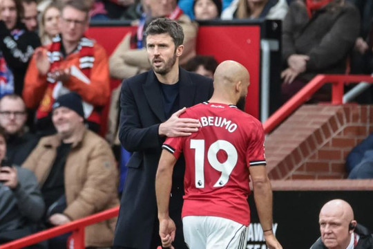 HLV Michael Carrick sửa sai cho Ruben Amorim, giải phóng Amad Diallo và kích hoạt Mbeumo ở MU