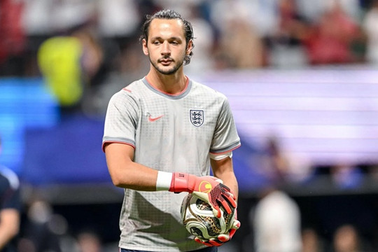 Leeds chiêu mộ James Trafford giá 40 triệu bảng: Lời giải cho cuộc khủng hoảng vị trí thủ môn