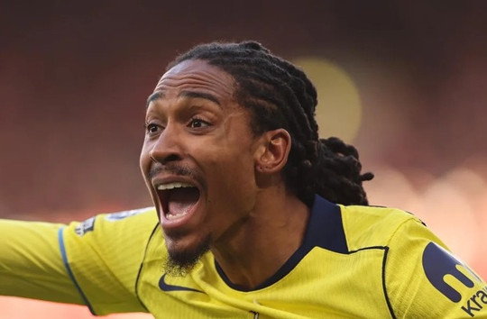 Inter Milan tiến gần thỏa thuận chiêu mộ hậu vệ Djed Spence từ Tottenham với giá 30 triệu euro