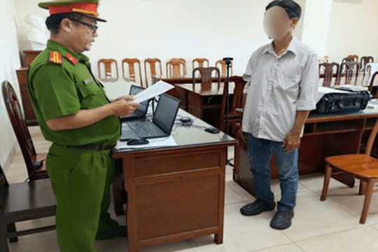 Khởi tố đối tượng chiếm đoạt tiền trả góp máy lọc nước của khách hàng