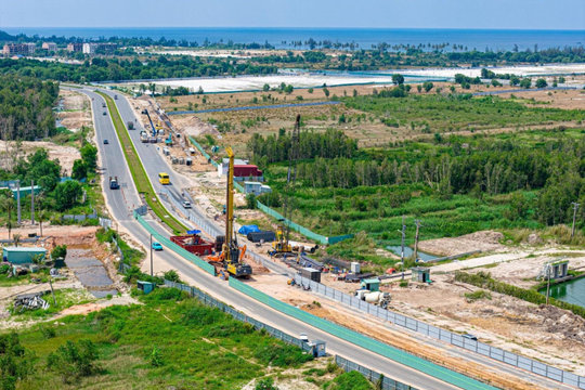 Dự án đường sắt nhẹ LRT Phú Quốc vốn 9.000 tỷ đồng chính thức bước vào giai đoạn lắp ray