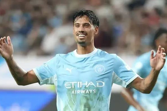 Al Qadsiah đàm phán mua Tijjani Reijnders từ Manchester City với giá trị cực lớn