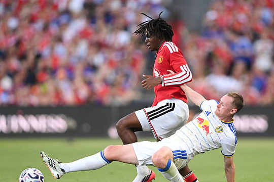 HLV Michael Carrick tìm ra vị trí chiến thuật tối ưu cho Patrick Dorgu ở Manchester United