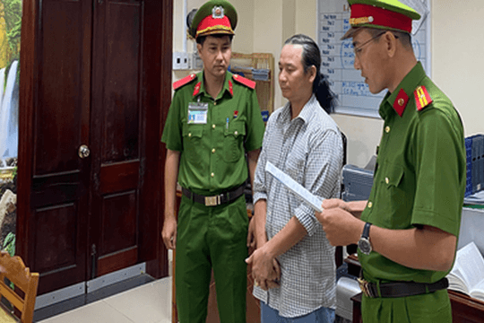 Khởi tố Phạm Văn Tân bán 1.520 giày dép giả nhãn hiệu nổi tiếng
