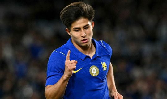 Chelsea chính thức ký hợp đồng đến 2033 với thần đồng Dastan Satpayev rồi cho Burnley mượn