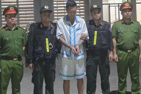Khởi tố Huấn Hoa Hồng và nhiều đối tượng