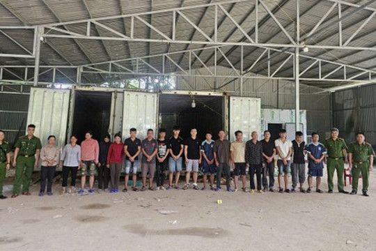 Khởi tố 18 người liên quan vụ vận chuyển hơn 5,3 tấn chân giò lợn đông lạnh qua biên giới