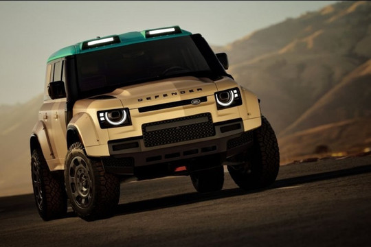 Tin xe 16/8: Defender Dakar 635 mã lực, McLaren trở lại số sàn