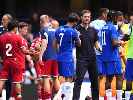 Chelsea thắng Real Sociedad 3-1: Dấu ấn Xabi Alonso cùng nỗi đau mang tên Enzo Fernandez