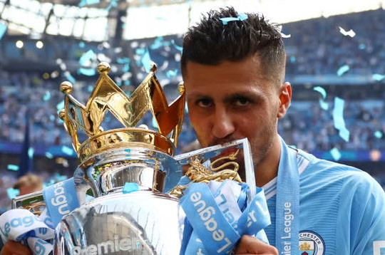 Man City đồng ý bán Rodri cho Barcelona giá 65,4 triệu bảng và cuộc tái thiết tuyến giữa