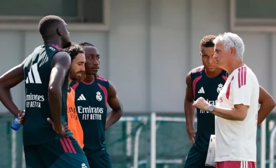 Mourinho tái thiết Real Madrid bằng sơ đồ 4-2-3-1 và dàn tân binh đắt giá mùa giải 2026/27
