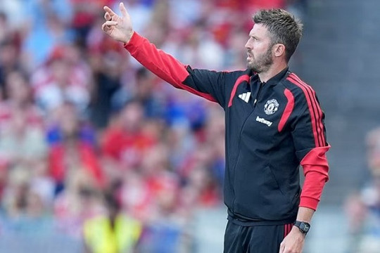 HLV Michael Carrick và bài toán lực lượng của Manchester United trước thềm mùa giải mới