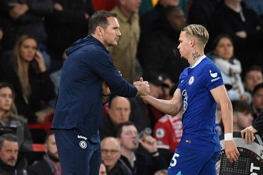 HLV Frank Lampard muốn đưa Mykhaylo Mudryk và Josh Acheampong từ Chelsea về Coventry City