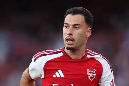 Arsenal và bài toán bán cầu thủ: Áp lực tài chính đè nặng lên kế hoạch chuyển nhượng 2026