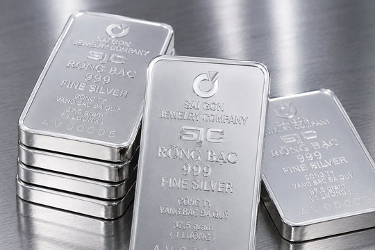 Giá bạc thế giới tăng lên 65,74 USD/ounce, thị trường trong nước đạt 2,393 triệu đồng/lượng