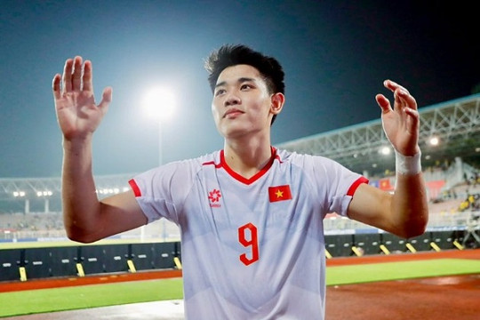 Thắng Malaysia 2-0, tuyển Việt Nam lo bài toán treo giò của Đình Bắc và Xuân Mạnh trước chung kết