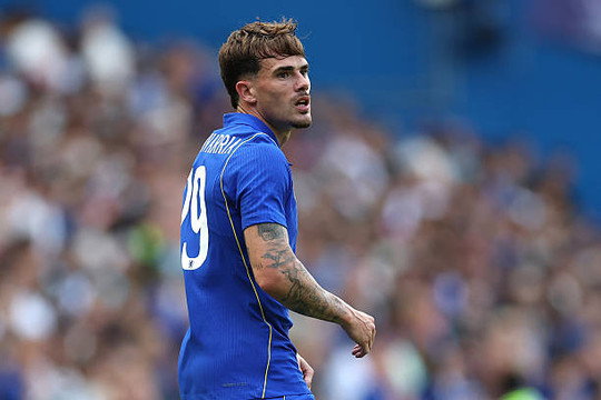 Tân binh Pep Chavarria: Mảnh ghép thầm lặng giúp HLV Xabi Alonso nâng cấp cánh trái Chelsea