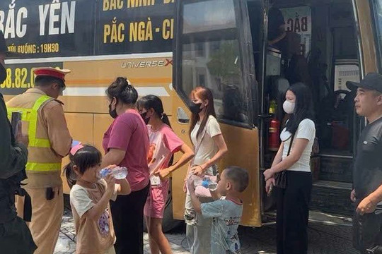 Xe khách 19 chỗ 'nhồi' 67 người, dự kiến phạt 124,5 triệu đồng