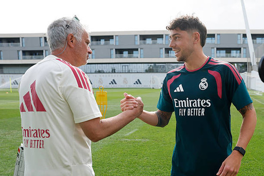 HLV Jose Mourinho đối mặt bài toán định hình vai trò cho Federico Valverde tại Real Madrid