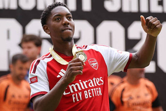 MU nhắm mua Myles Lewis-Skelly từ Arsenal với giá 60 triệu bảng để tìm kiếm Paul Pogba mới