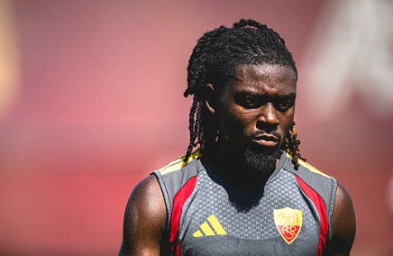 Chuyển nhượng bóng đá: Man City nhắm Manu Kone, Barca chèo kéo Harry Kane, Tottenham gây bất ngờ