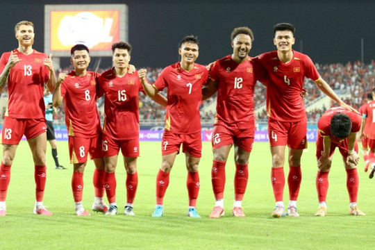 Nước cờ chiến thuật của HLV Kim Sang Sik giúp tuyển Việt Nam đánh bại Malaysia 2-0 vào chung kết