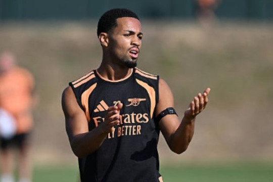 Arsenal sẵn sàng cho Newcastle mượn tài năng trẻ Ethan Nwaneri nhưng kiên quyết không bán đứt