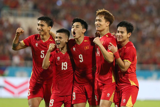 HLV Kim Sang-sik biến tuyển Việt Nam thành ma trận biến ảo trước chung kết ASEAN Cup 2026