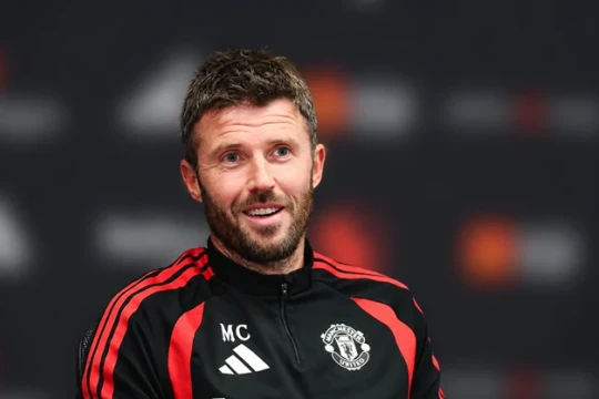 HLV Michael Carrick gọi nhận định Manchester United có lịch thi đấu mở màn dễ dàng là nực cười