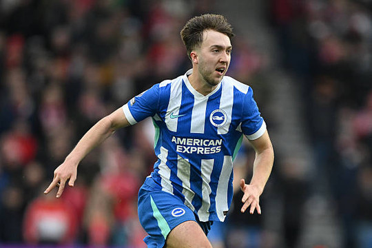 Manchester United quyết đấu Arsenal vì Jack Hinshelwood để nâng cấp tuyến giữa