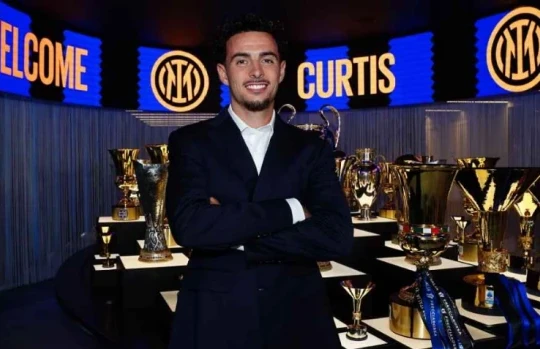 Inter Milan chính thức chiêu mộ tiền vệ Curtis Jones từ Liverpool để nâng cấp tuyến giữa