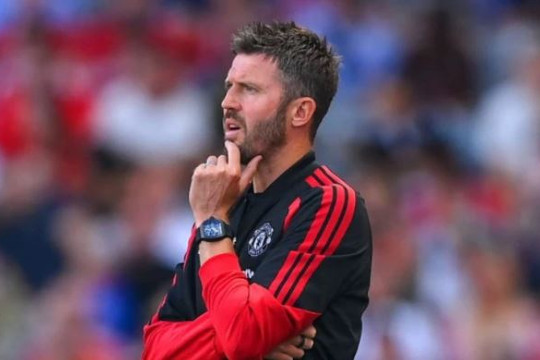 HLV Michael Carrick khẳng định kế hoạch mua sắm của Man United khôn ngoan hơn các đối thủ