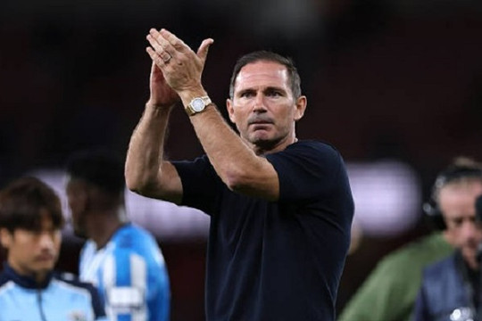 HLV Frank Lampard thừa nhận đẳng cấp vượt trội của Arsenal sau thất bại 0-3 tại Emirates