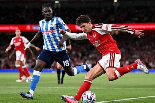 Tân binh Christos Tzolis tỏa sáng rực rỡ, Arsenal đè bẹp Coventry City 3-0 ở Ngoại hạng Anh