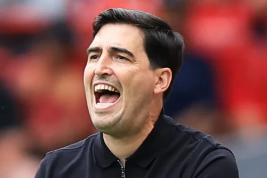 HLV Andoni Iraola đối mặt bài kiểm tra chiến thuật khắc nghiệt cùng Liverpool trước Newcastle