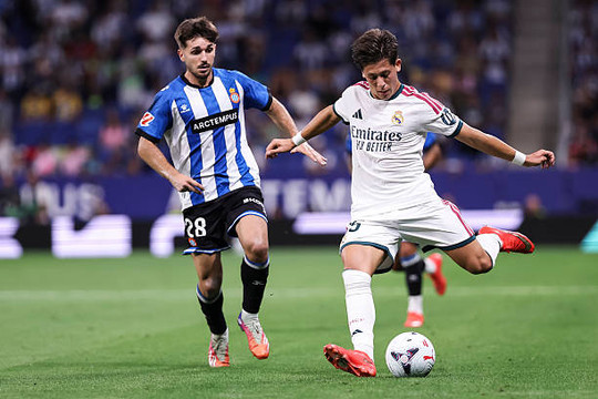 Khoảnh khắc thay người của Jose Mourinho giúp Real Madrid nhọc nhằn đánh bại Espanyol 2-1