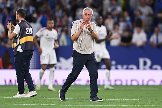 HLV Jose Mourinho thừa nhận Espanyol không đáng thua ở ngày Real Madrid thắng kịch tính 2-1