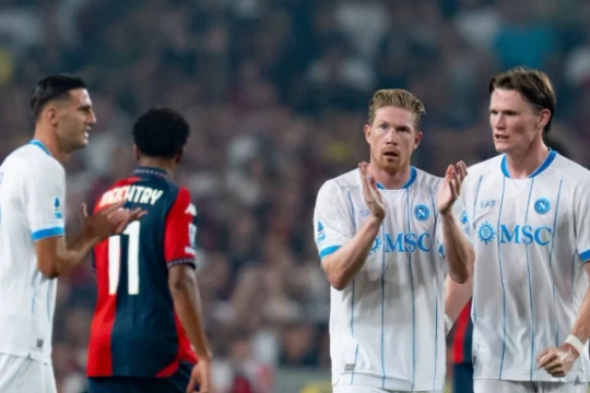 De Bruyne rực sáng từ băng ghế dự bị giúp Napoli hạ gục Genoa 2-0 ở ngày mở màn Serie A