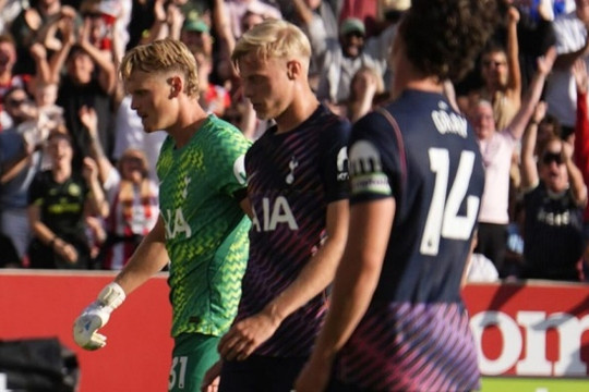 Brentford vùi dập Tottenham 3-0: Khởi đầu thảm họa của HLV Roberto De Zerbi tại Ngoại hạng Anh