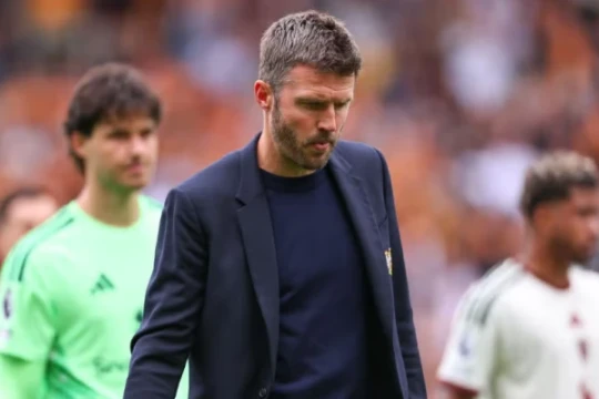 Michael Carrick và Man Utd nhận thất bại 0-2 trước Hull City ở vòng mở màn Ngoại hạng Anh