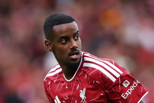 Michael Owen tin Alexander Isak đủ bản lĩnh vượt qua chảo lửa thù địch tại St James Park