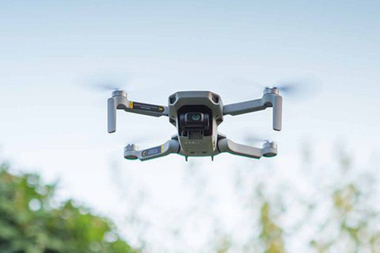 Hà Nội siết chặt quản lý các thiết bị drone, flycam, bảo vệ an toàn sân bay Nội Bài
